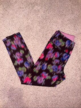 Women's Black Floral Print Leggings with Pink Waistband